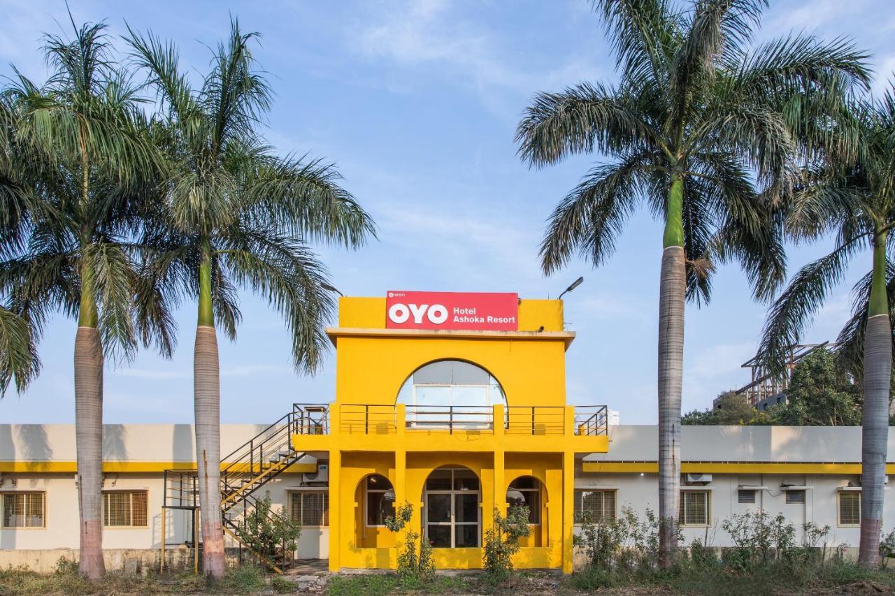 Oyo 18571 Ashoka Resort Indore Extérieur photo