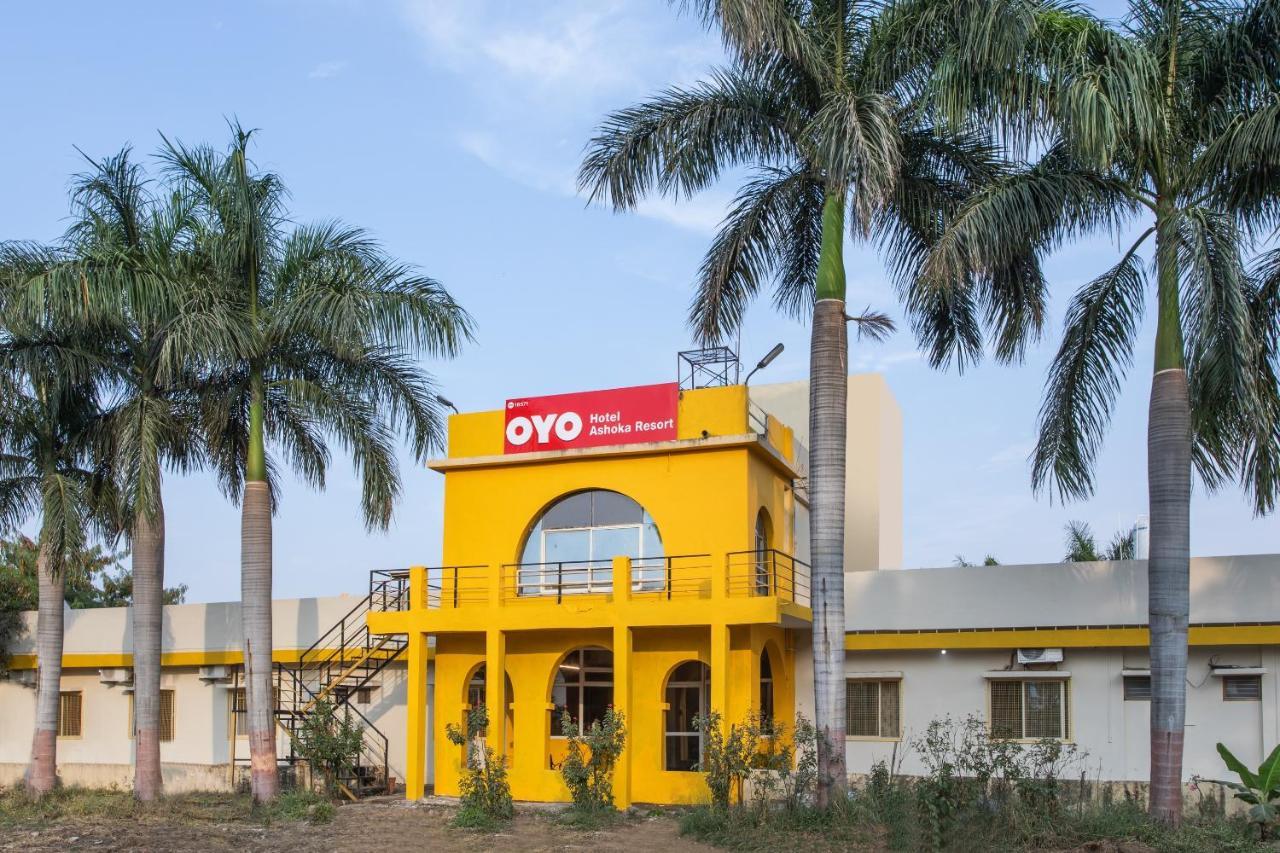 Oyo 18571 Ashoka Resort Indore Extérieur photo