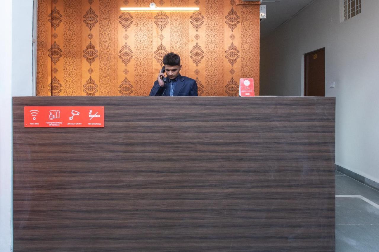Oyo 18571 Ashoka Resort Indore Extérieur photo
